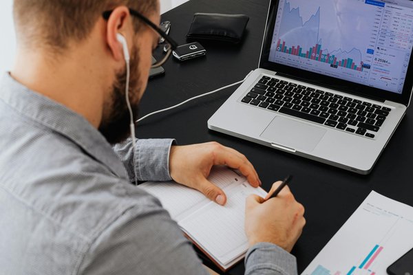 Comment certaines entreprises gagnent des millions avec des jeux gratuits